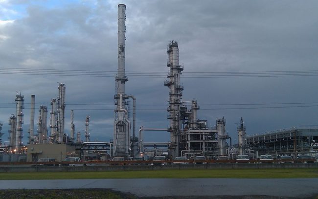 The Flint Hills Refinery in North Pole, Alaska, June 2011 (Photo by RadioKAOS [CC BY-SA 3.0], via Wikimedia Commons)