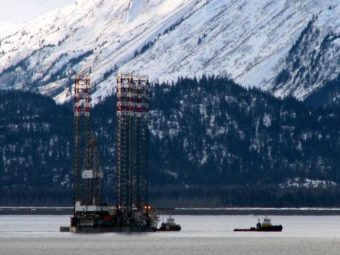Endeavor Spirit of Independence jackup rig leaving Kachemak Bay. (Photo by Terry Rensel/KBBI)