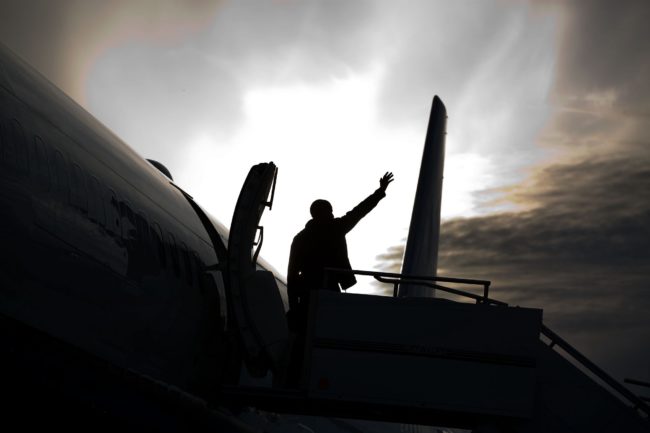 Waving goodbye to Kotzebue from the doorway of Air Force One. (Official White House Photo by Pete Souza) https://medium.com/the-white-house/behind-the-lens-photographing-alaska-for-real-this-time-2f466ddf8f7d#.shdh8q6di