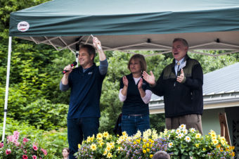 Governor Sean Parnell, Sandy Parnell and Lieutenant Governor Mead Treadwell welcome visitors to the picnic.