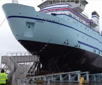 University of Alaska Fairbanks research vessel Sikuliaq docks at Nome’s port. (File photo by Emily Russell/KNOM)