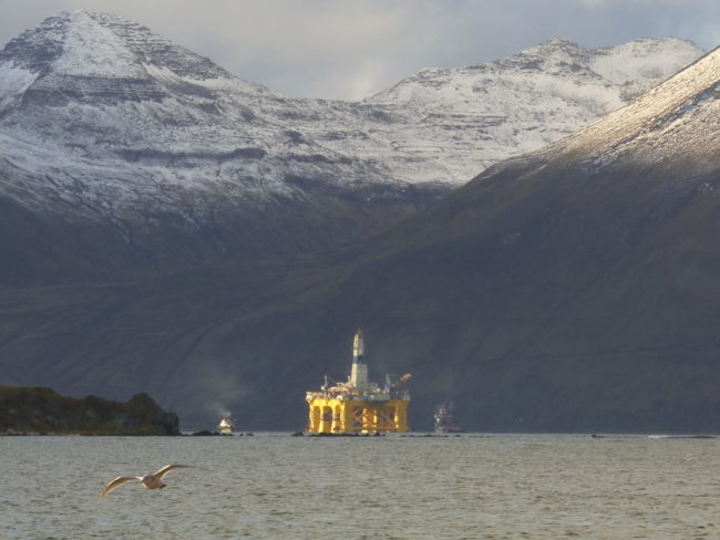 Shell rig leaving Dutch Harbor in October 2015. (Photo by John Ryan/KUCB)