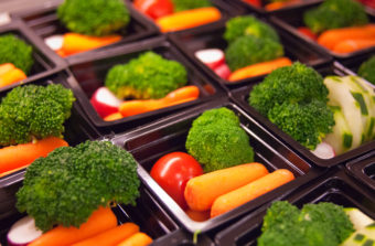 Fresh vegetable cups prepared for the National School Lunch Program at Washington-Lee High School in Arlington, Va. Bob Nichols/Flickr/USDA