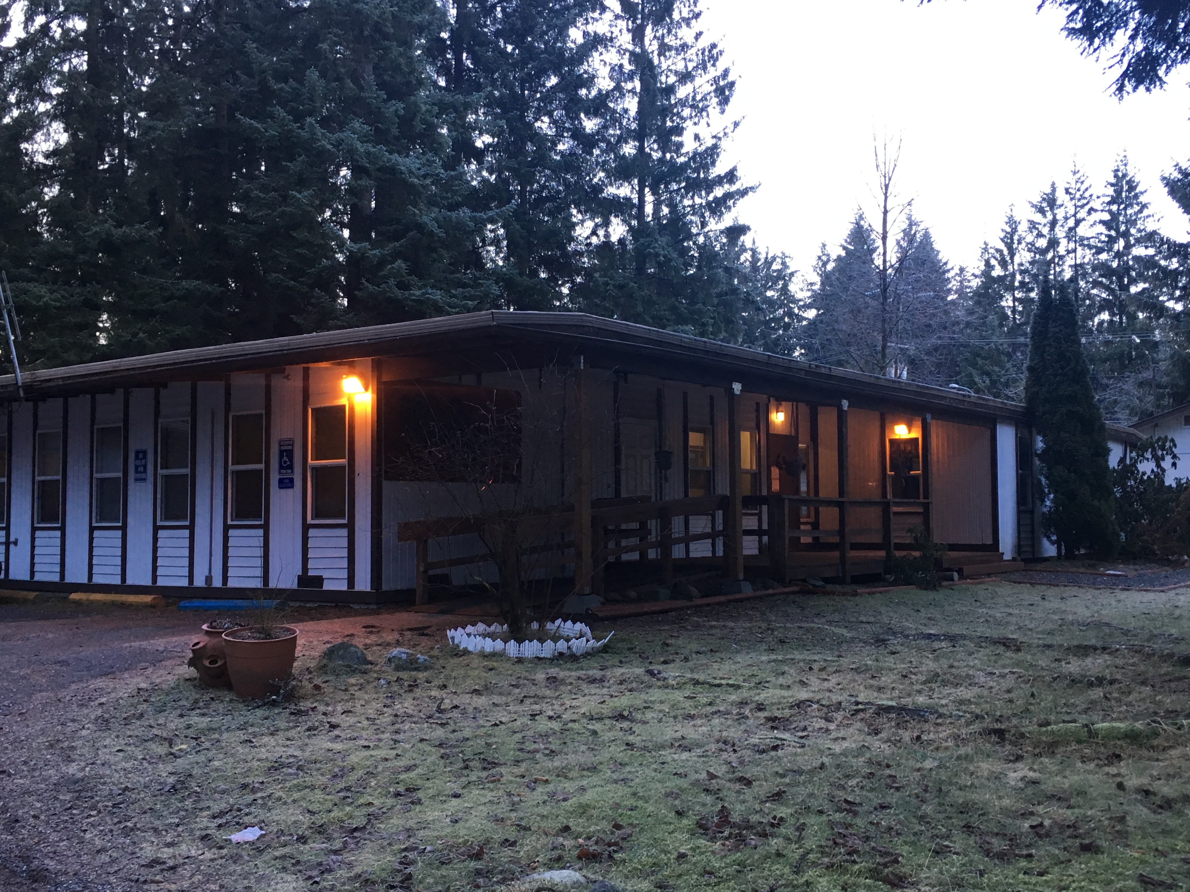 The facility at 9290 Hurlock Ave. formerly housed an emergency shelter for at-risk youth before Juneau Youth Services vacated at the start of the year. (Photo by Adelyn Baxter/KTOO)