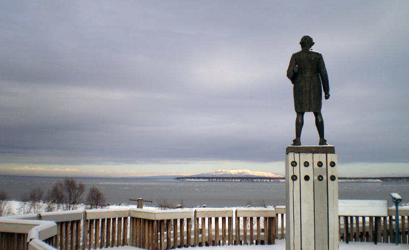 The statue of Captain James Cook at Resolution Park in Anchorage, Alaska. (Photo courtesy James Brooks/Flickr)