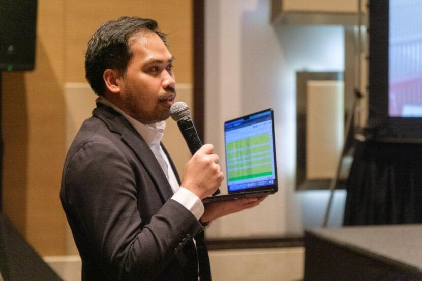 Gutierrez answers questions about the immigration process to a crowd of teaching candidates.